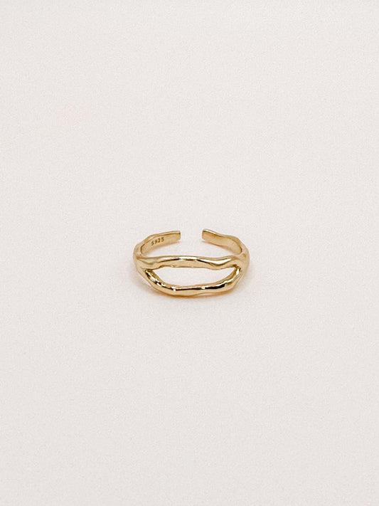 irregular shaped oval gold ring